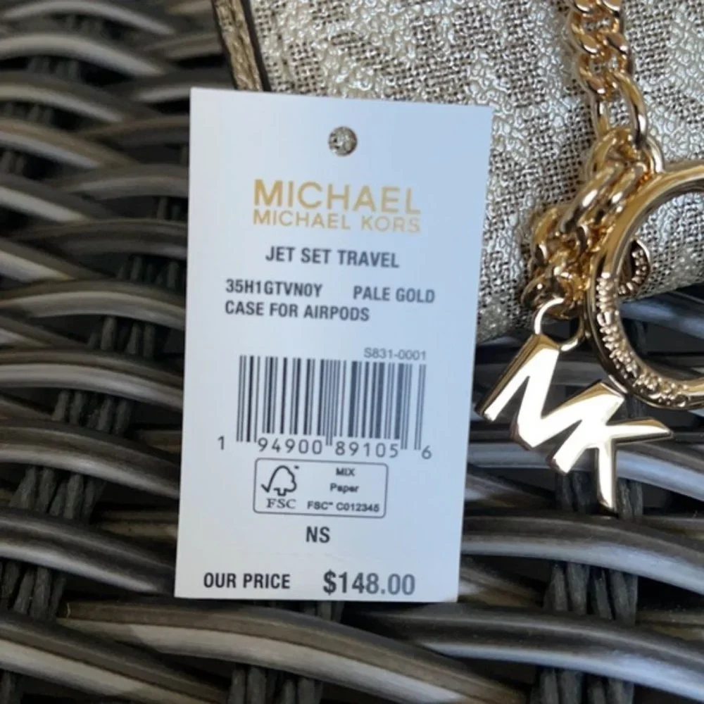 Michael Kors Jet Set Travel AirPod Case - Picture 9 of 15